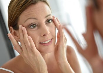 Fotostarzenie skóry – jak z nim walczyć