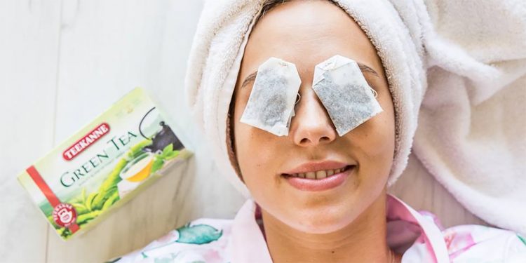 8 sposobów, jak wykorzystać zieloną herbatę jako kosmetyk