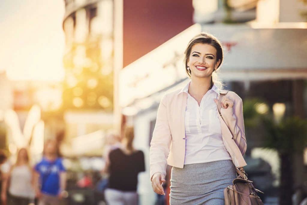Jak dbać o skórę w każdym wieku? Zabiegi odmładzające dla zabieganych