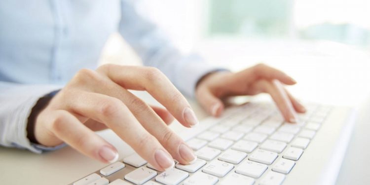 Znajdź najlepszy sposób na łamliwe paznokcie