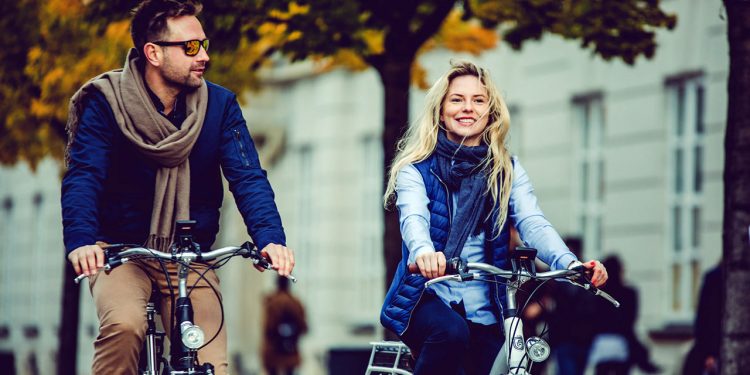 5 zachowań, dzięki którym jesteśmy uznawani za atrakcyjnych