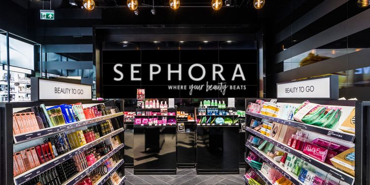 Na wakacjach pokochaj kosmetyki w rozmiarze mini