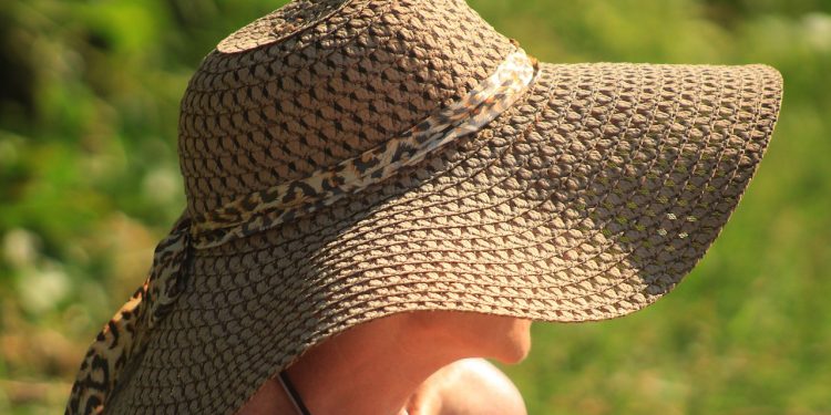 Rośnie zainteresowanie Polek stylowymi nakryciami głowy