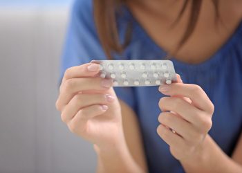 Czy tyjemy przez tabletki antykoncepcyjne? Ekspertka obala popularny mit