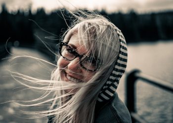 bluza damska z kapturem