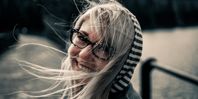 bluza damska z kapturem