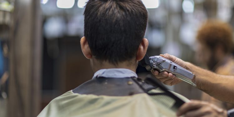 Profesjonalny kurs fryzjerski – dlaczego warto go odbyć?