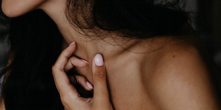 Na jakie części ciała wykonywane są zabiegi odmładzające?